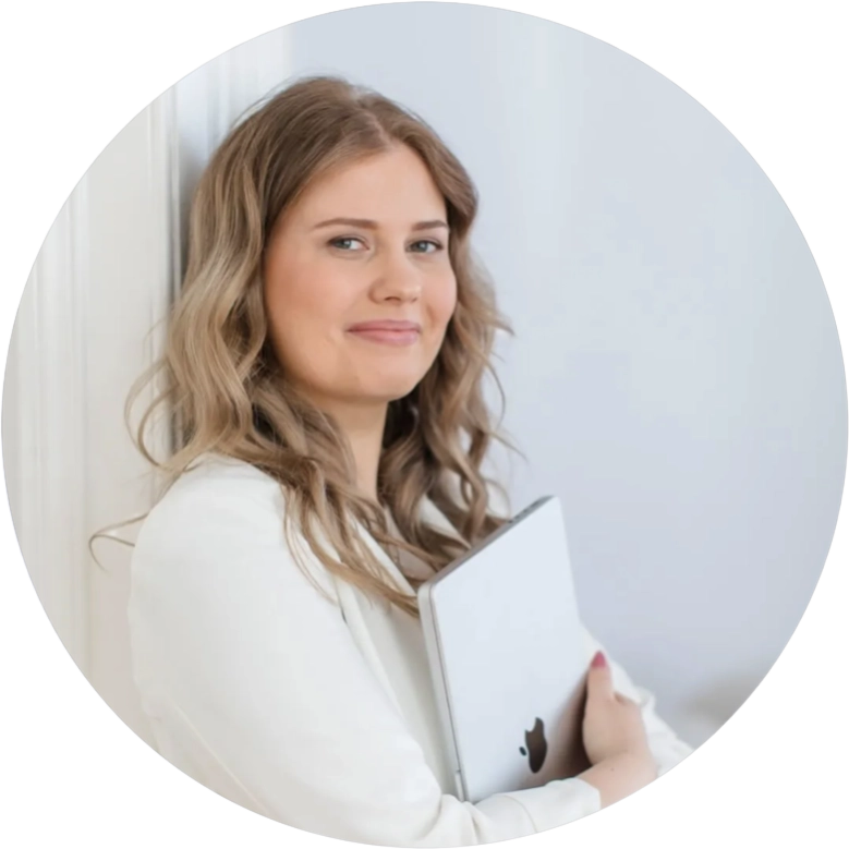 Portraitfoto von Katrin Leyer